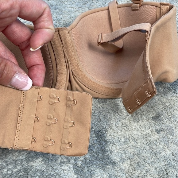 NWT Skims Fits Everybody Strapless Bra Ochre Tan Sz 30C - Picture 7 of 7